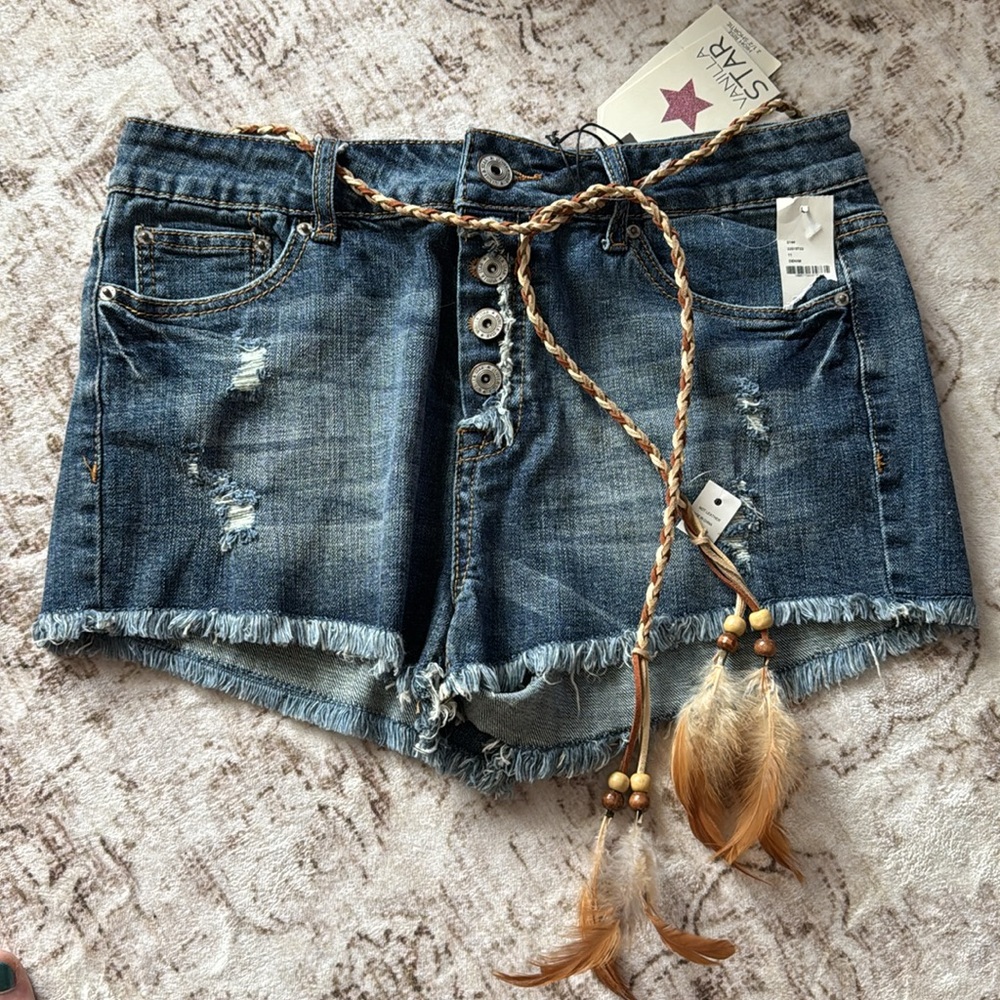 Vanilla Star Shortie Shorts with Feather Belt
